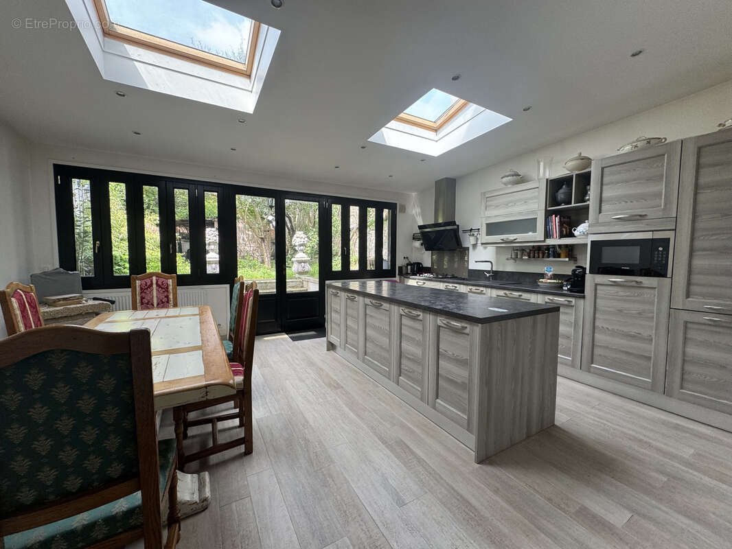 Maison à LE PERREUX-SUR-MARNE