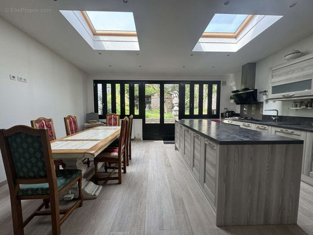 Maison à LE PERREUX-SUR-MARNE