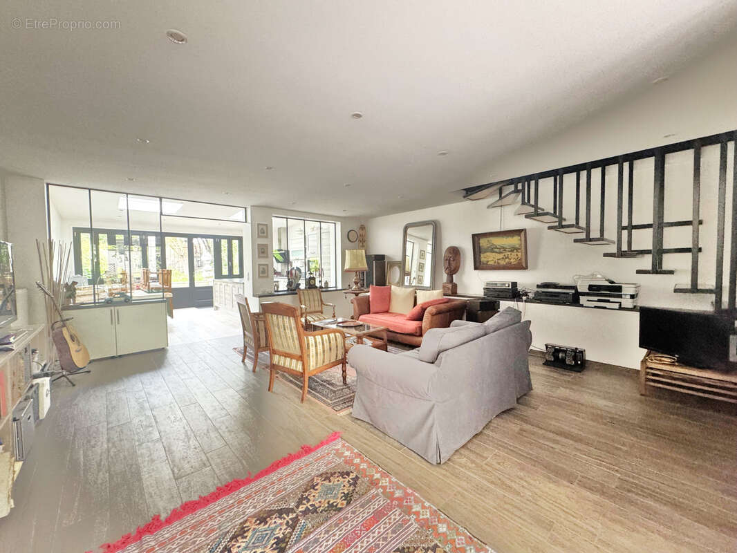 Maison à LE PERREUX-SUR-MARNE