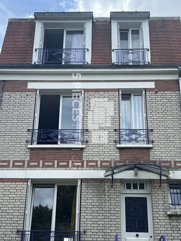 Maison à SURESNES