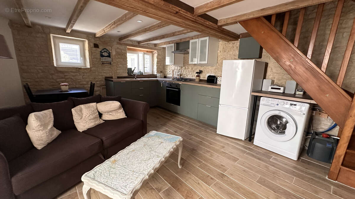 Maison à LOIRE-SUR-NIE