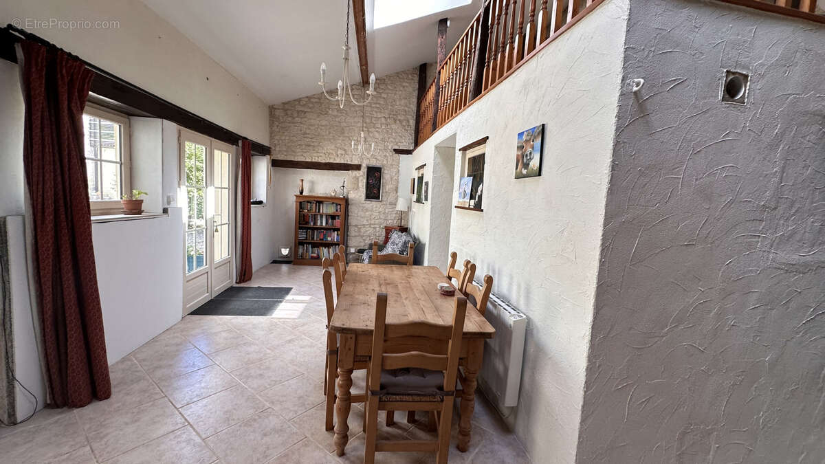 Maison à LOIRE-SUR-NIE