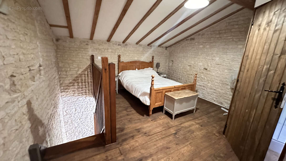 Maison à LOIRE-SUR-NIE