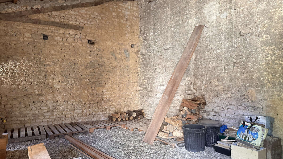 Maison à LOIRE-SUR-NIE