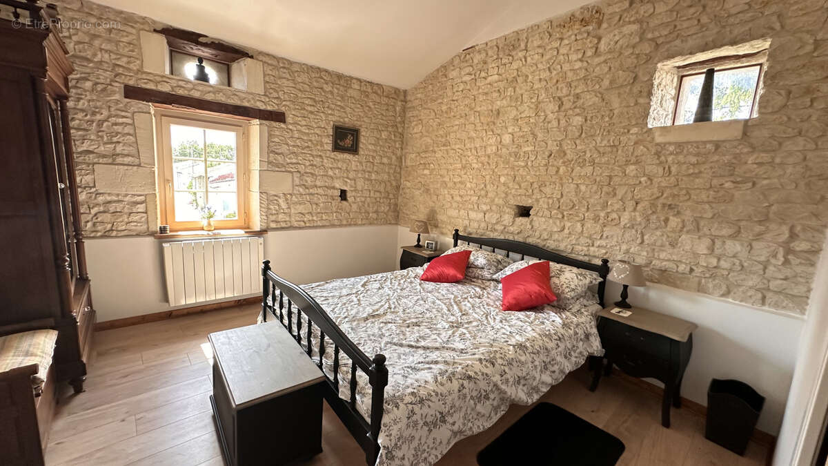 Maison à LOIRE-SUR-NIE