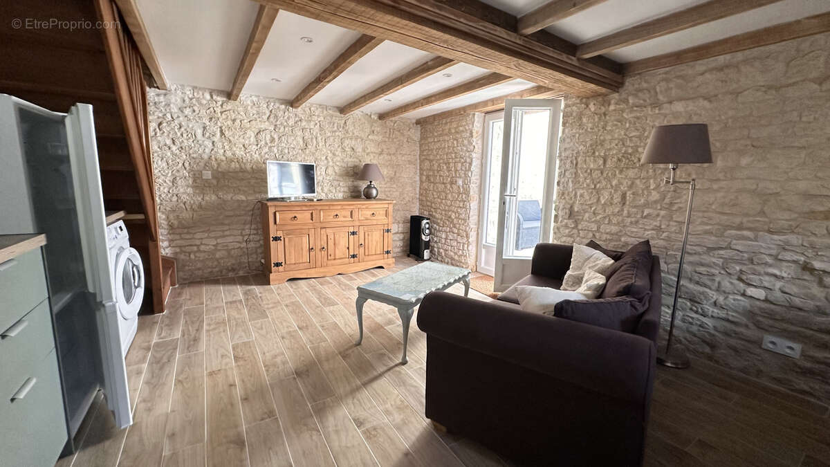 Maison à LOIRE-SUR-NIE