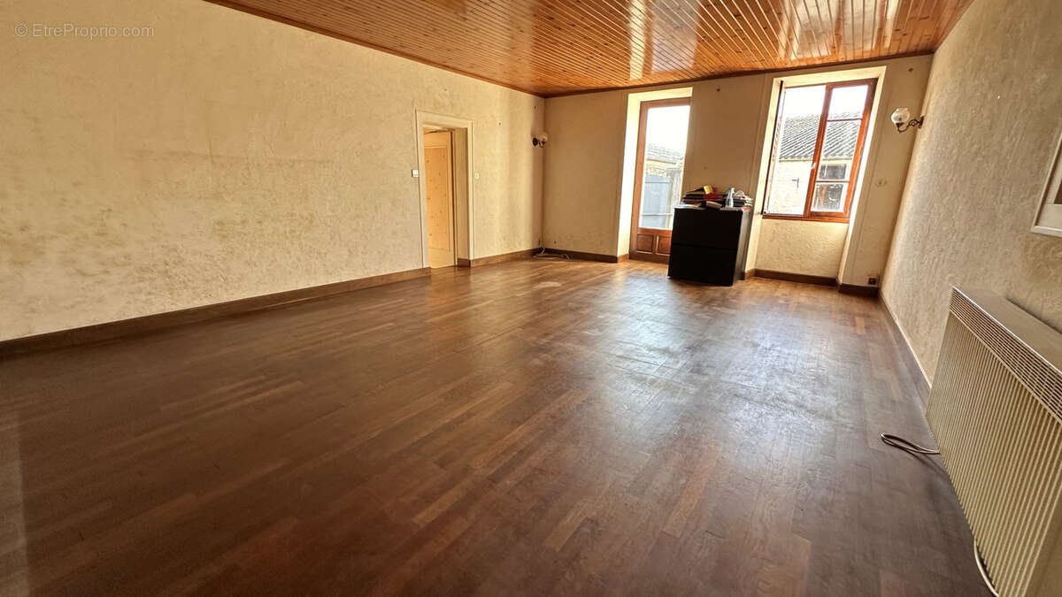 Maison à LA CROIX-COMTESSE