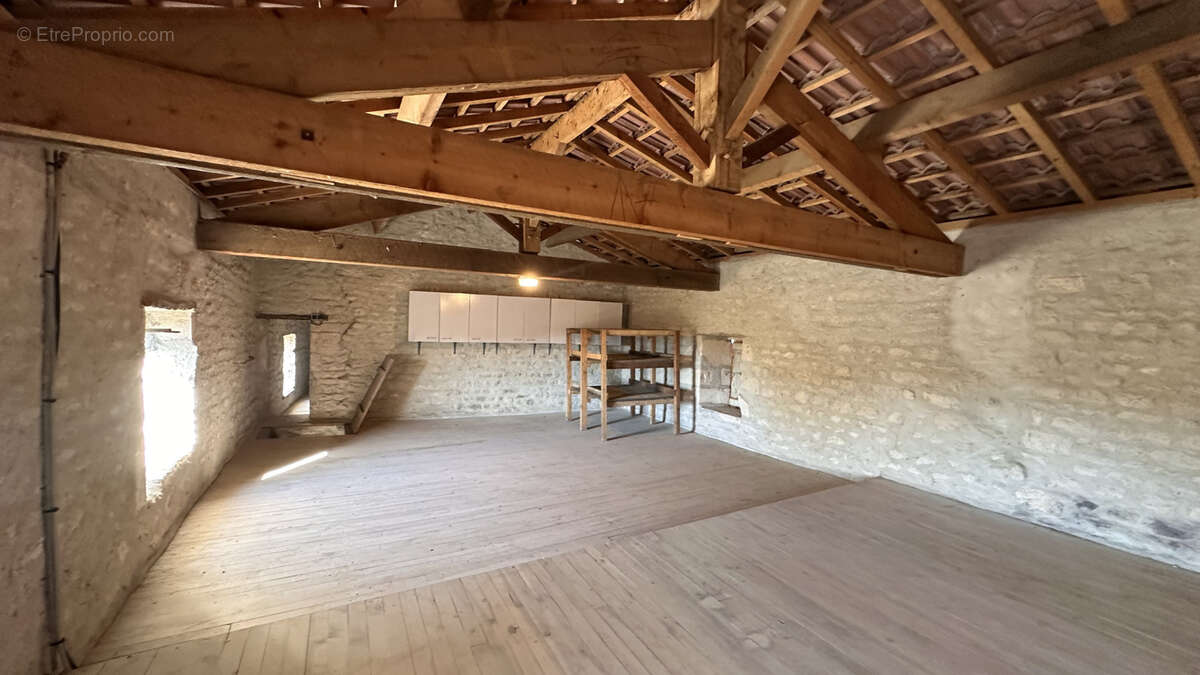 Maison à LA CROIX-COMTESSE