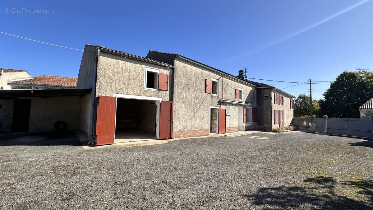 Maison à LA CROIX-COMTESSE