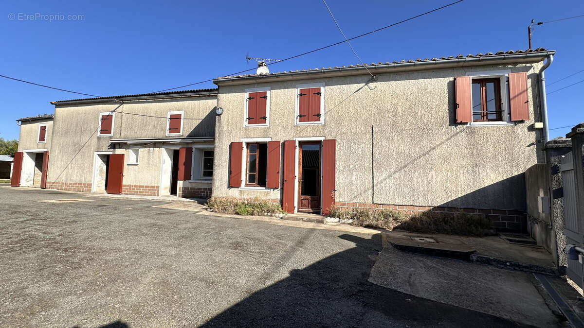 Maison à LA CROIX-COMTESSE