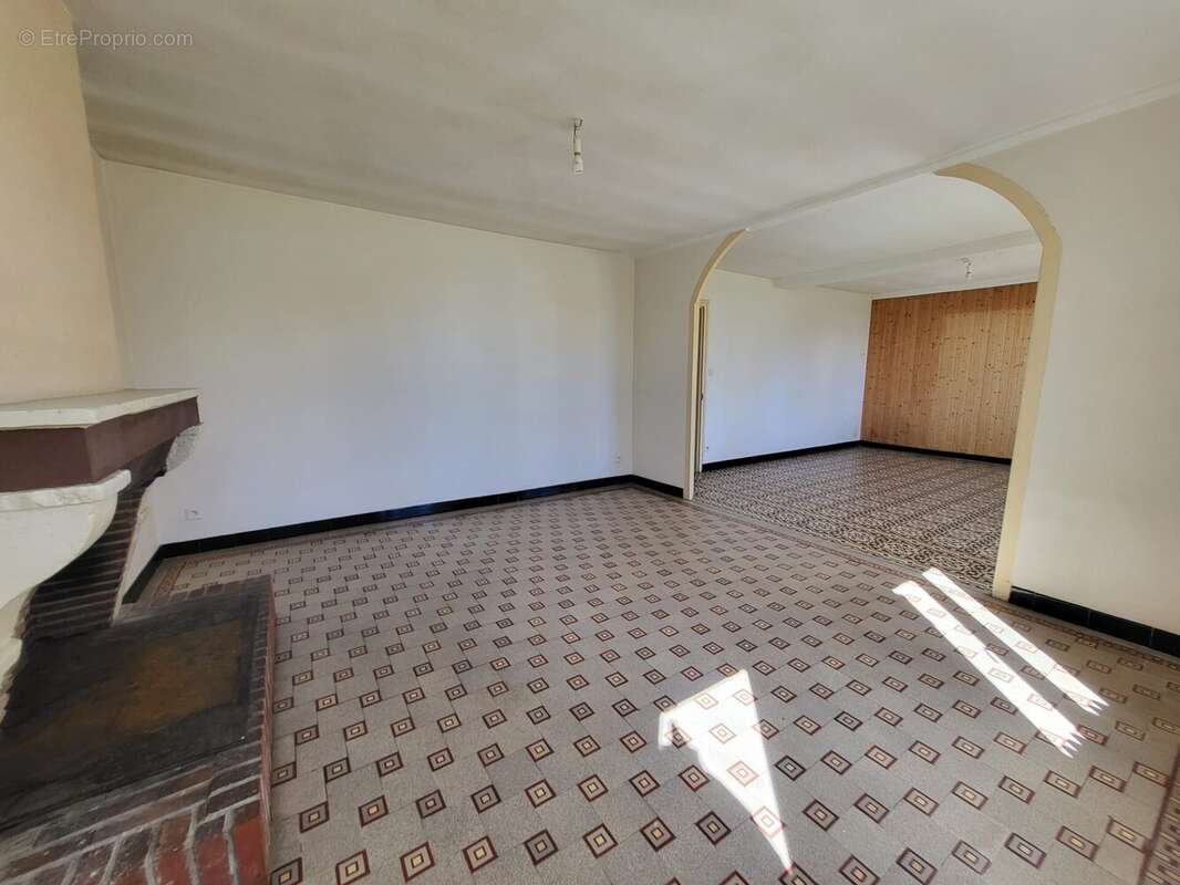 Maison à COURCY-AUX-LOGES