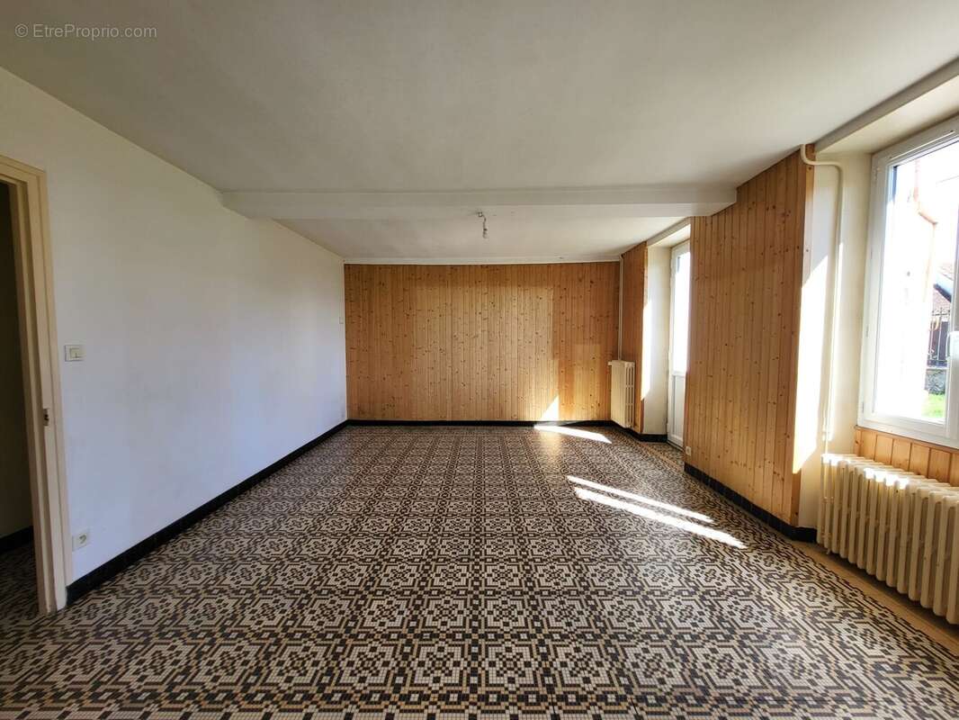 Maison à CHAMBON-LA-FORET