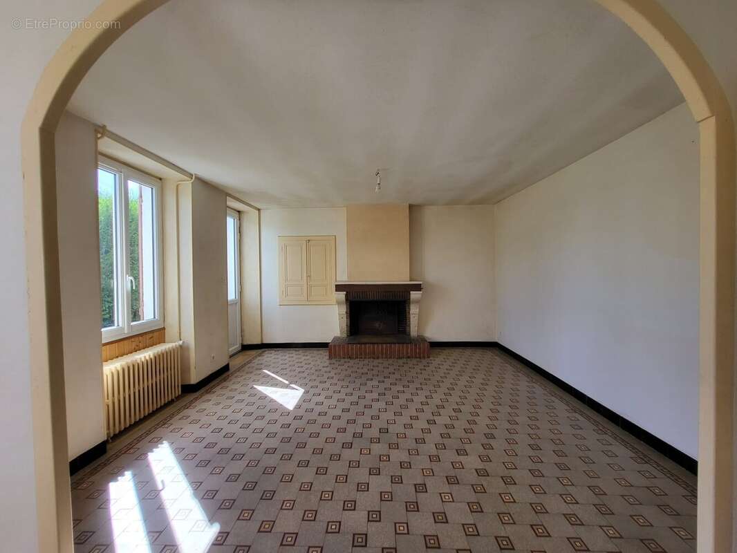 Maison à BOUZONVILLE-AUX-BOIS