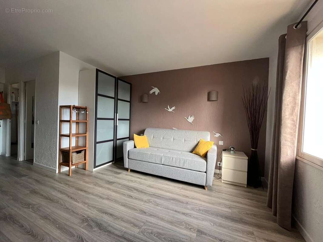 Appartement à BORMES-LES-MIMOSAS