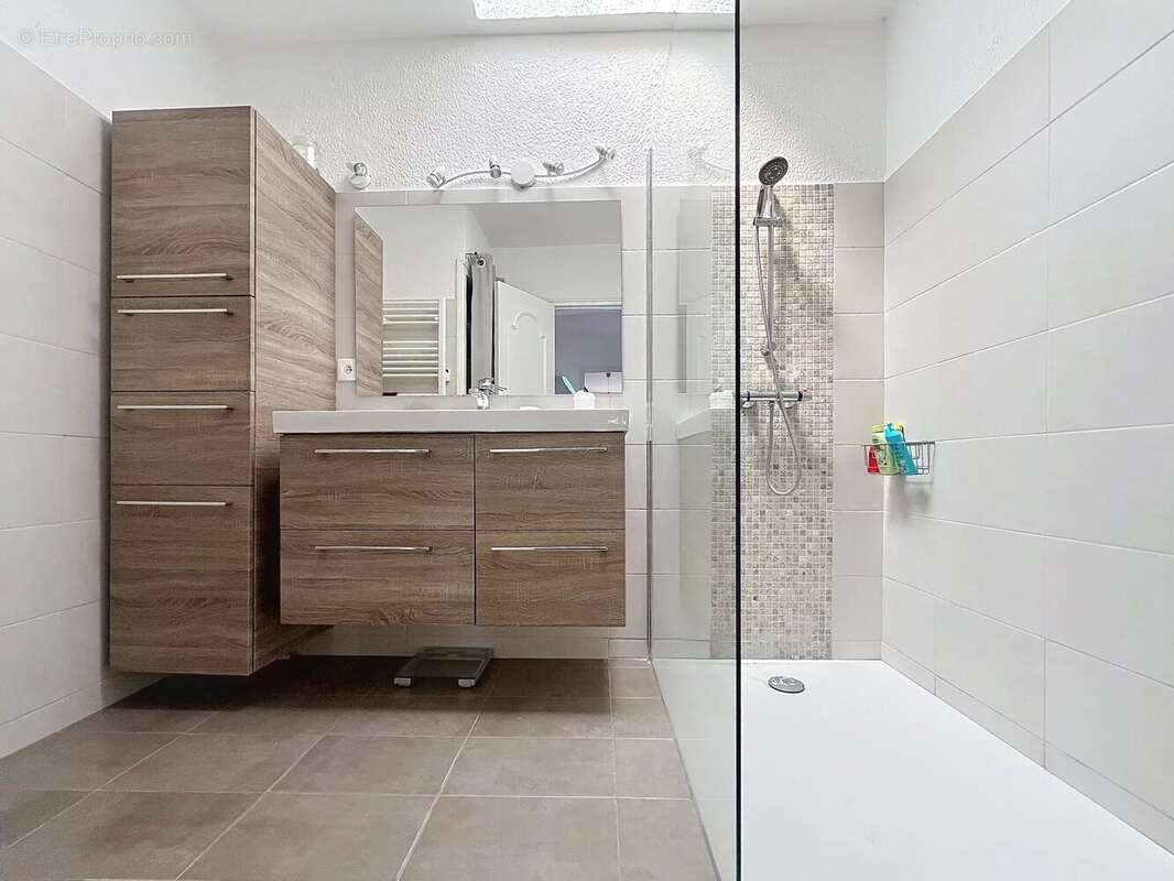 Appartement à BORMES-LES-MIMOSAS