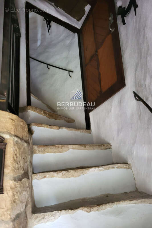 Maison à REVEST-DU-BION