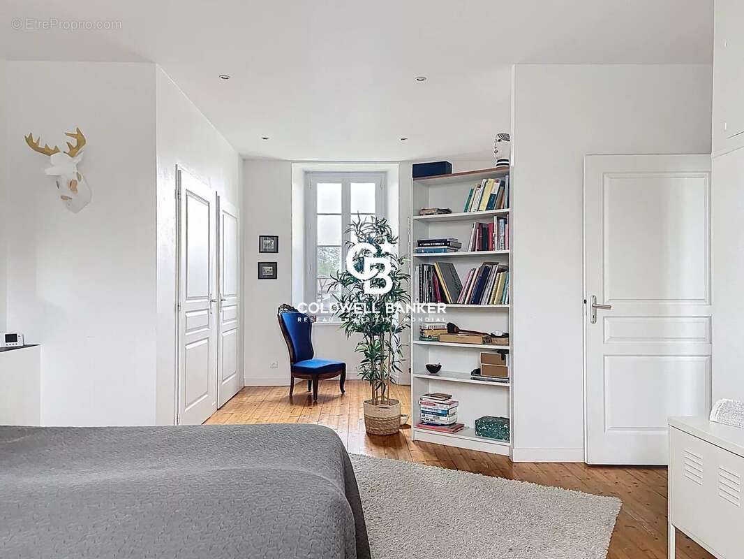 Maison à CHERVES-RICHEMONT