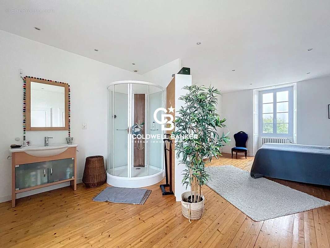 Maison à CHERVES-RICHEMONT