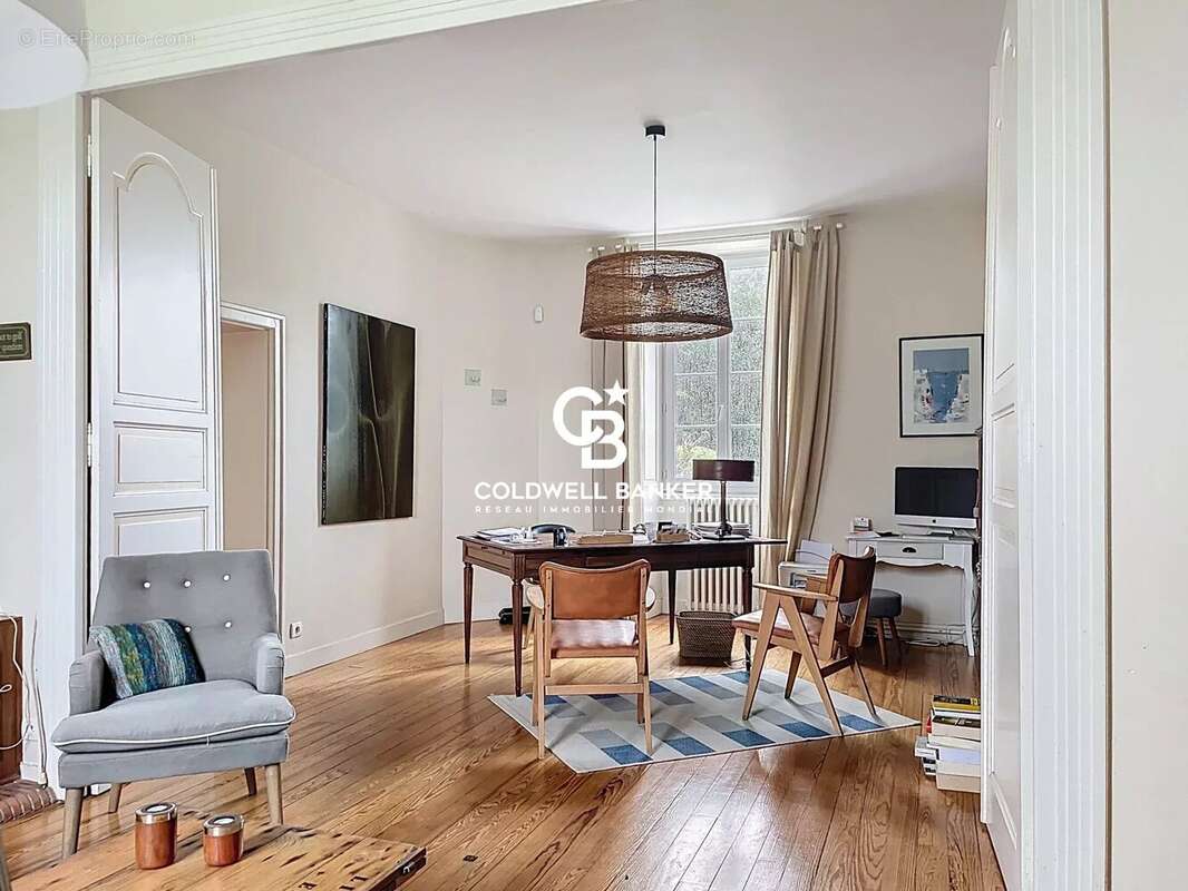 Maison à CHERVES-RICHEMONT