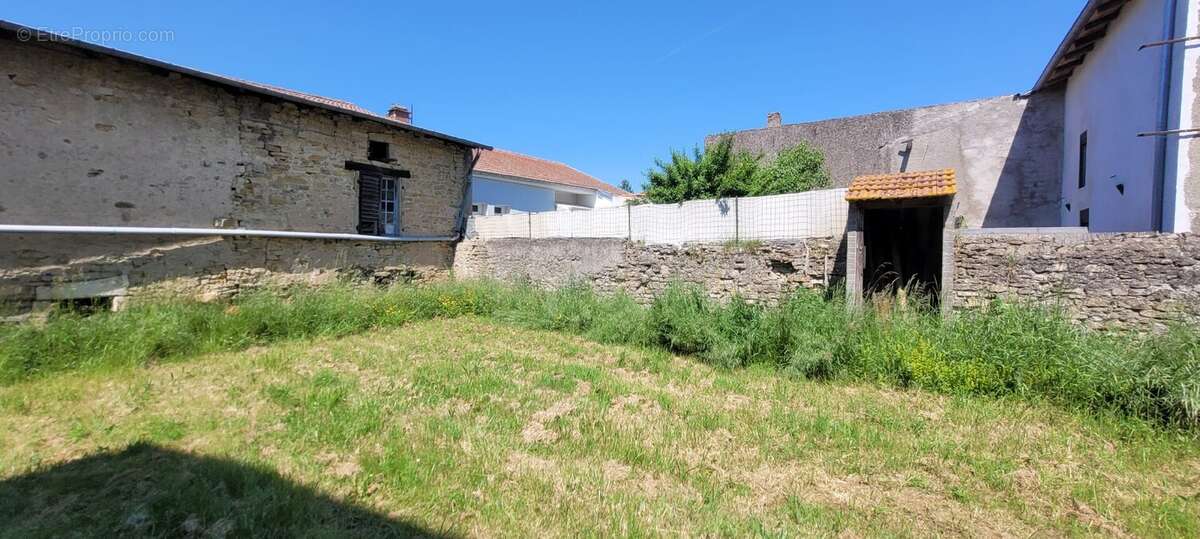 Maison à BUISSONCOURT