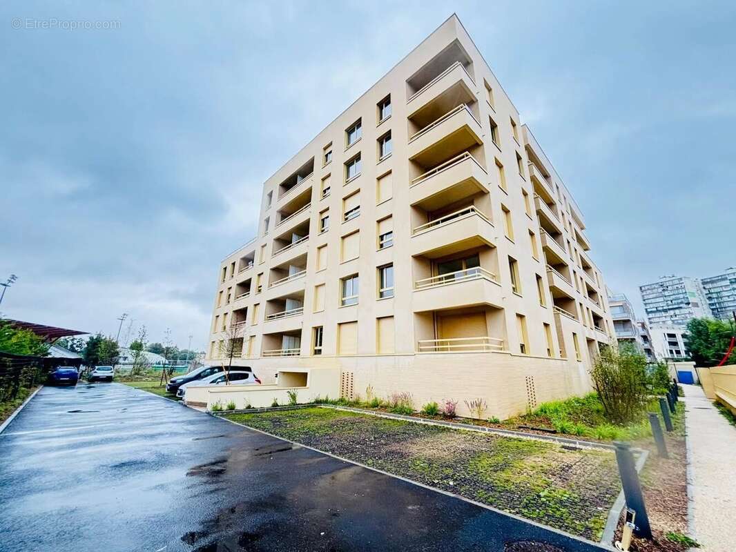 Appartement à CLICHY-SOUS-BOIS