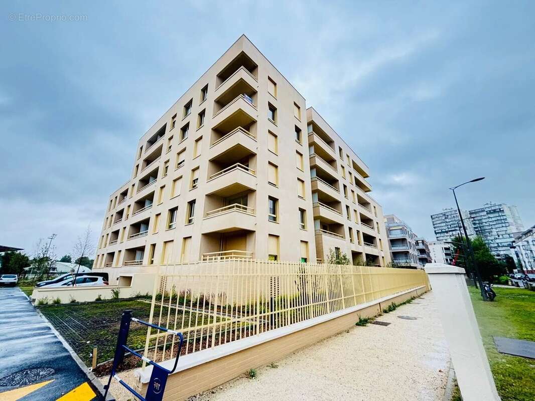 Appartement à CLICHY-SOUS-BOIS