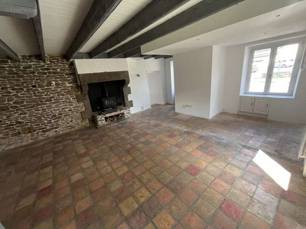 Maison à MINIAC-MORVAN