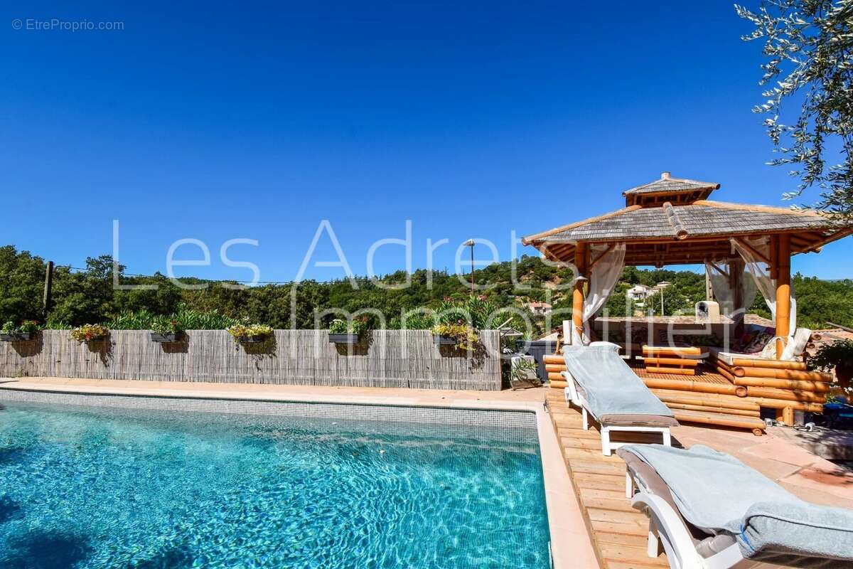 Maison à LES ADRETS-DE-L&#039;ESTEREL