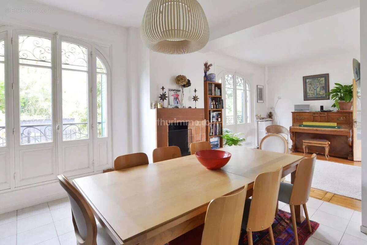 Maison à LE PERREUX-SUR-MARNE