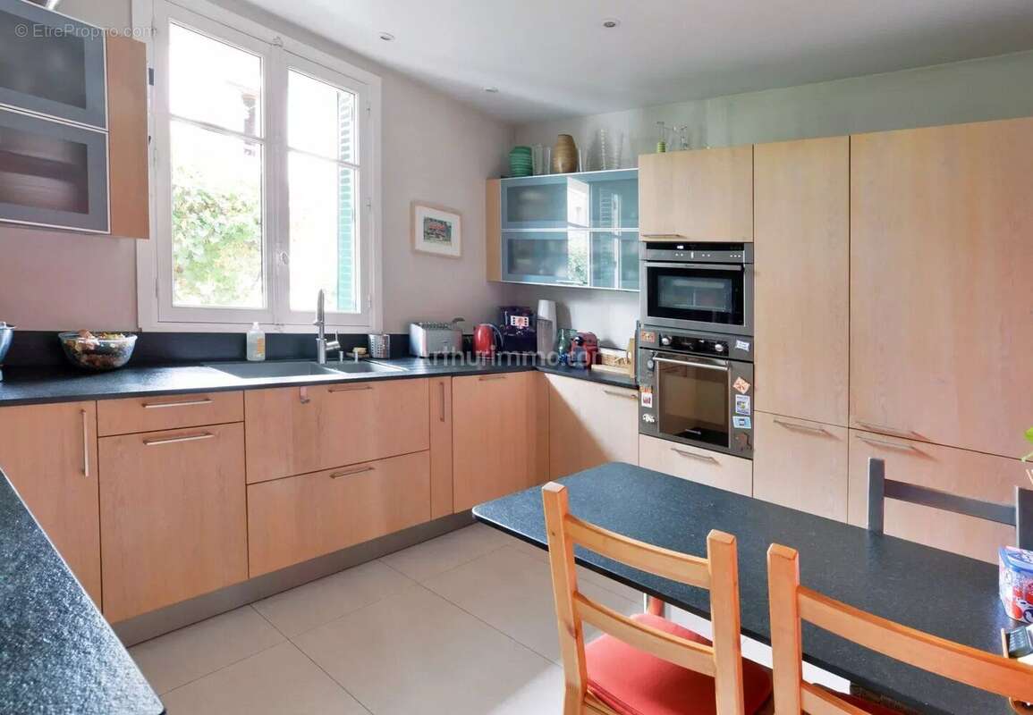 Maison à LE PERREUX-SUR-MARNE