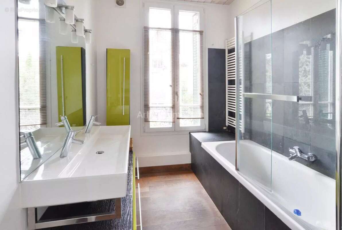 Maison à LE PERREUX-SUR-MARNE