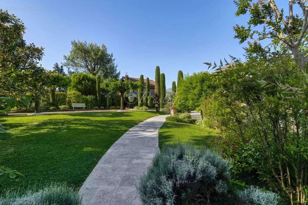 Maison à BRISON-SAINT-INNOCENT