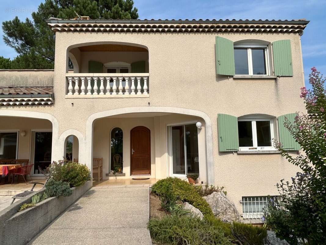 Maison à GENISSIEUX