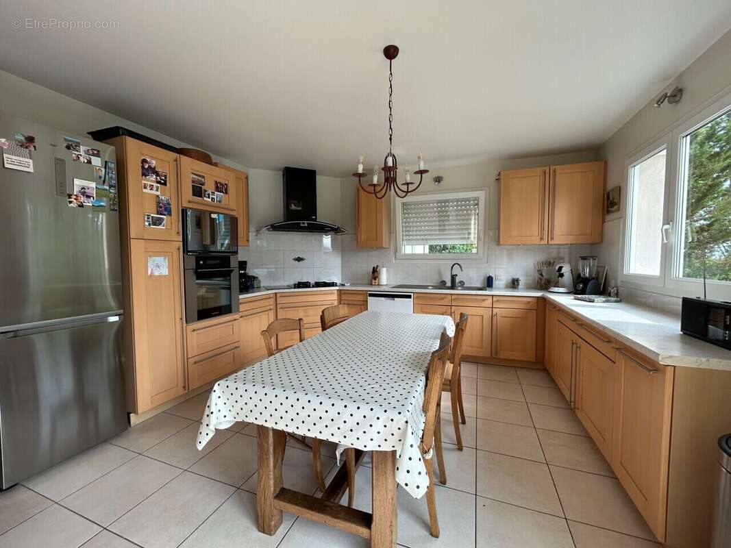 Maison à GENISSIEUX