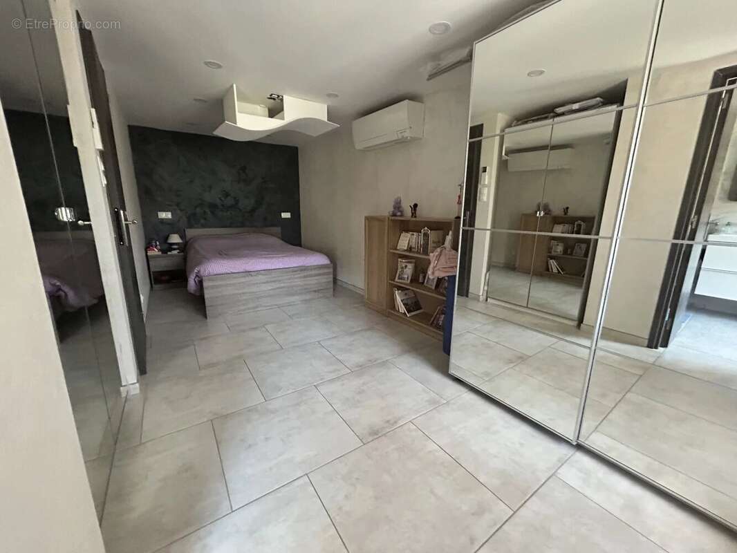 Maison à LES MAYONS