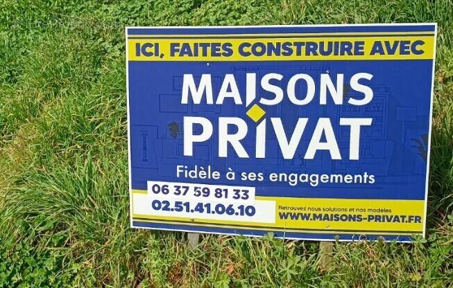 Terrain à SAINTE-HERMINE