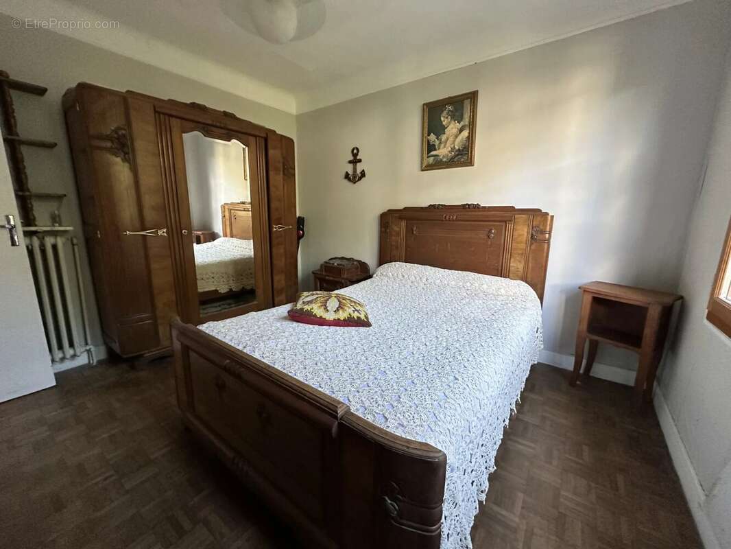 Maison à LE MESNIL-SAINT-DENIS