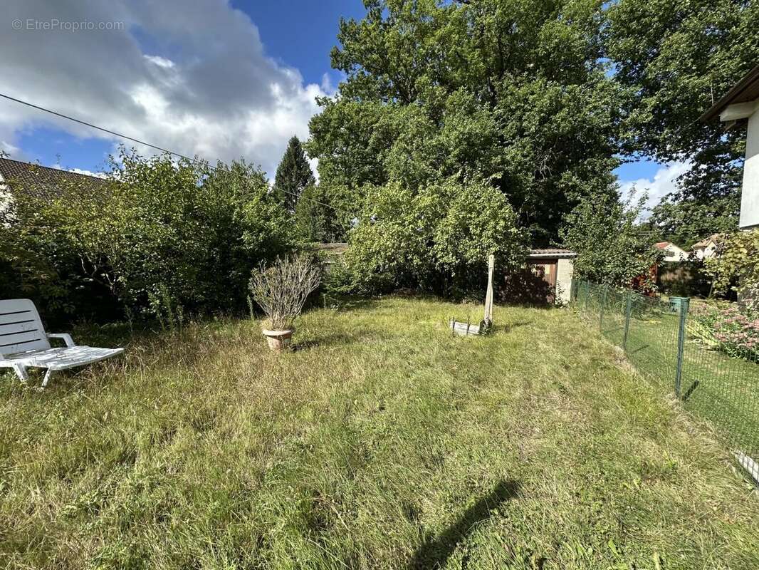 Maison à LE MESNIL-SAINT-DENIS