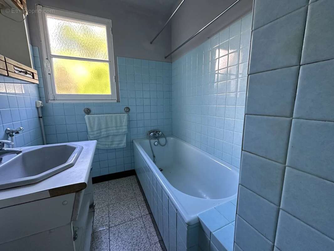 Maison à LE MESNIL-SAINT-DENIS