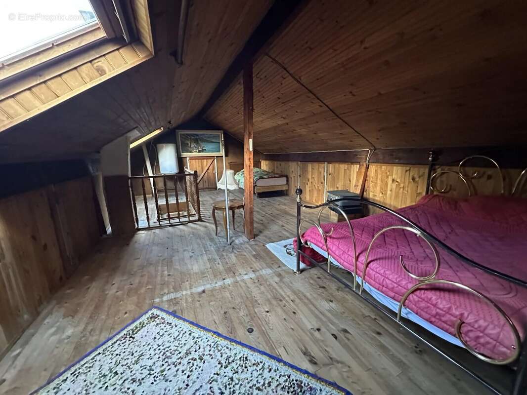 Maison à LE MESNIL-SAINT-DENIS