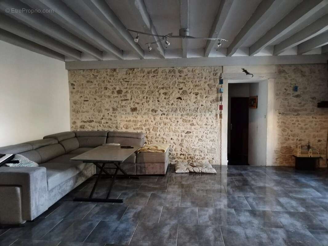Maison à EGREVILLE