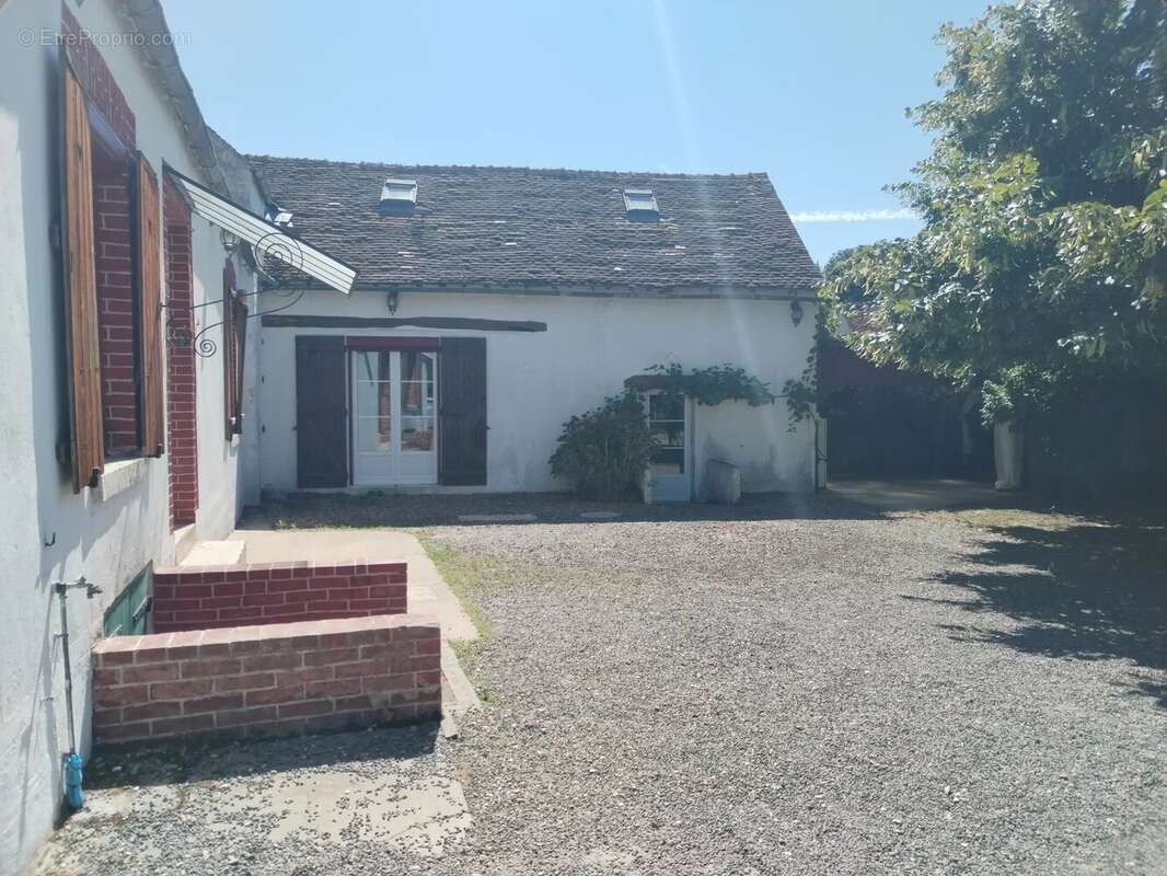 Maison à EGREVILLE