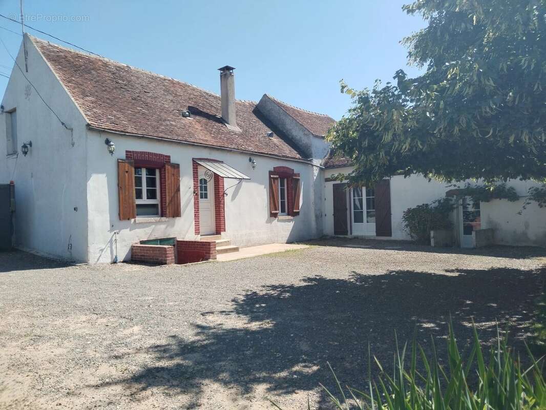 Maison à EGREVILLE
