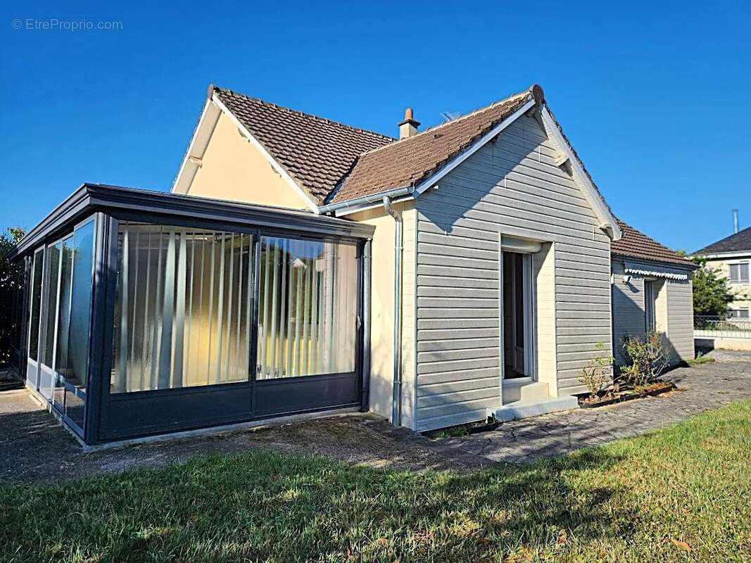 Maison à PARCAY-MESLAY