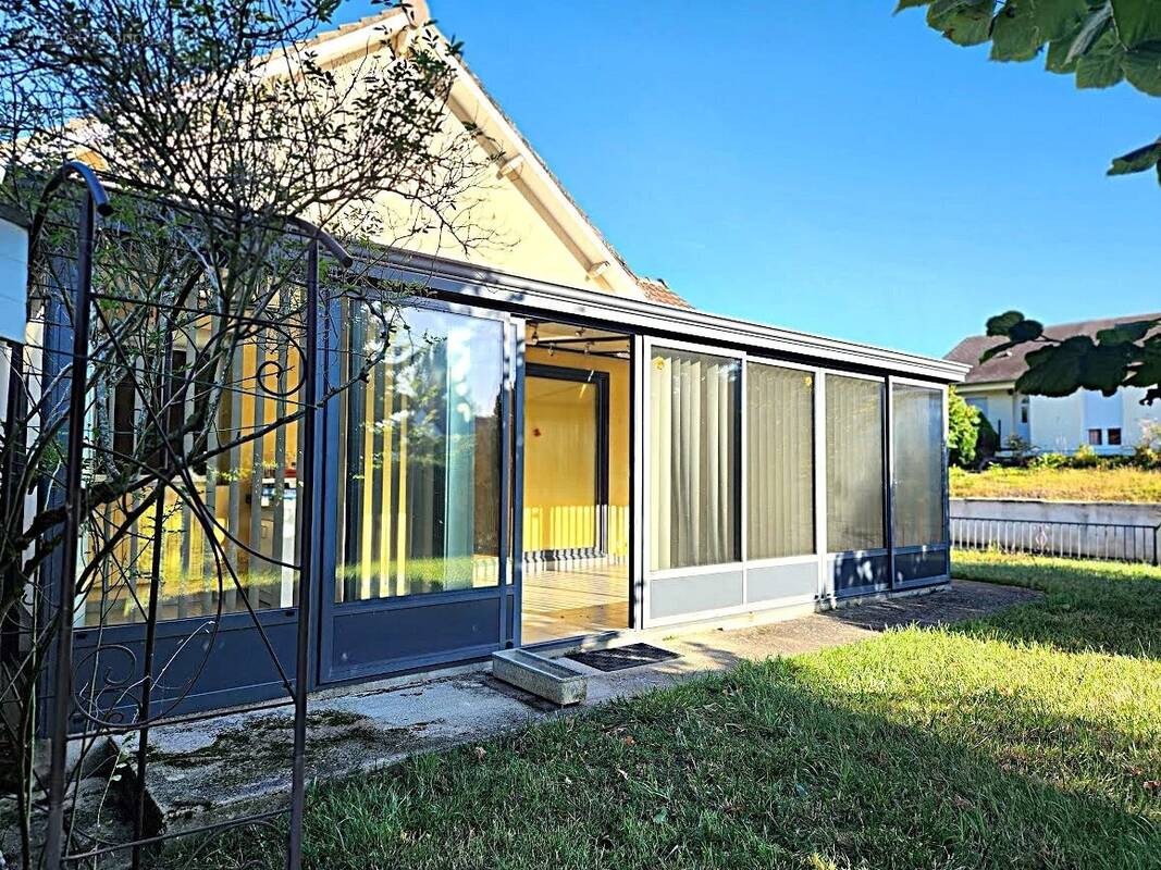 Maison à PARCAY-MESLAY