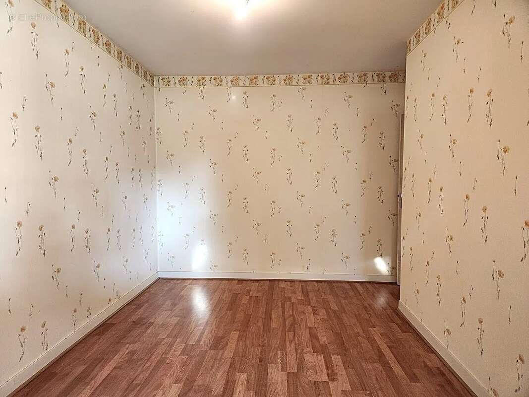 Maison à PARCAY-MESLAY