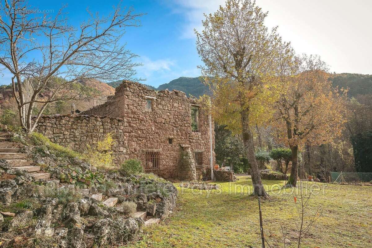 Maison à LA CROIX-SUR-ROUDOULE