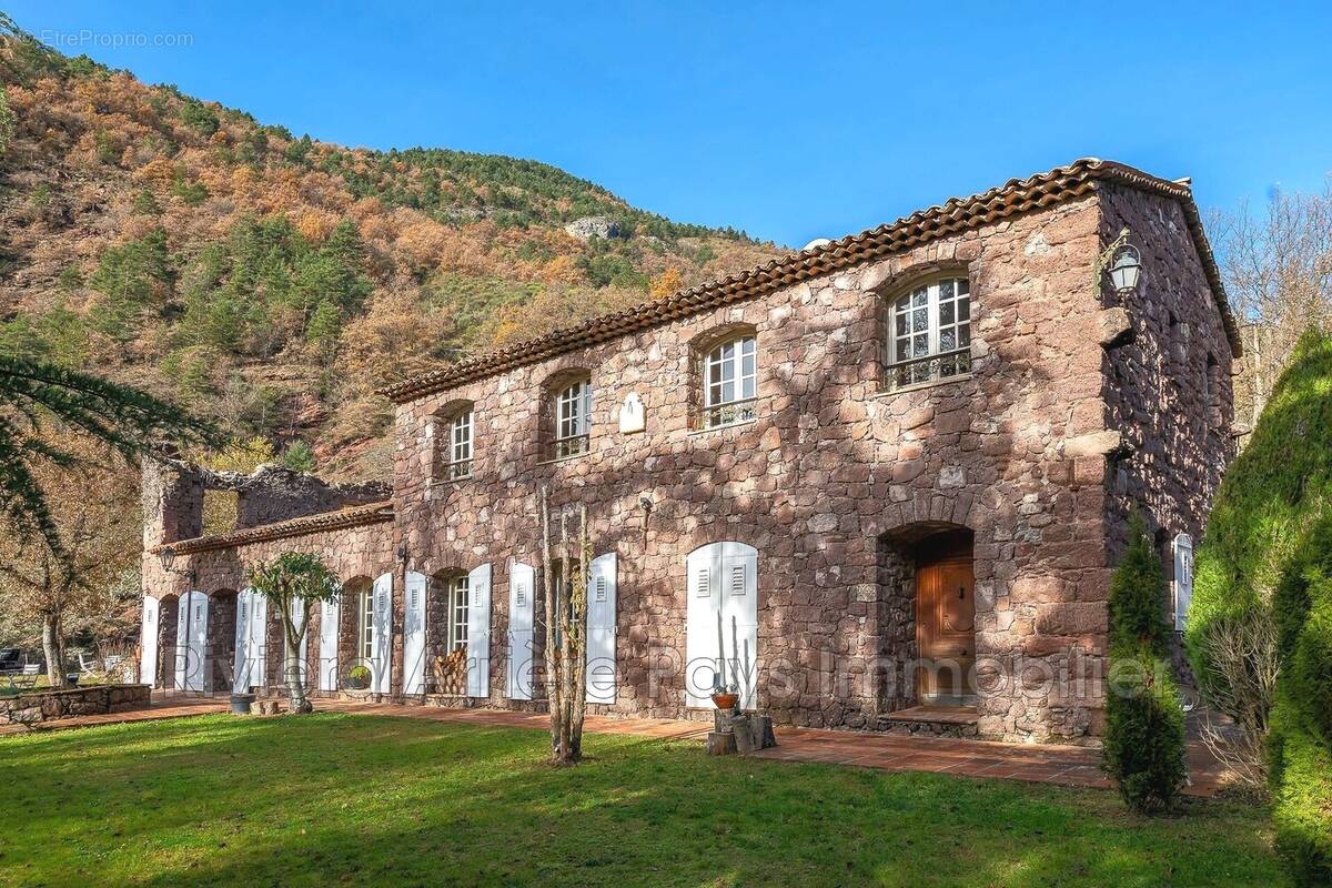 Maison à LA CROIX-SUR-ROUDOULE