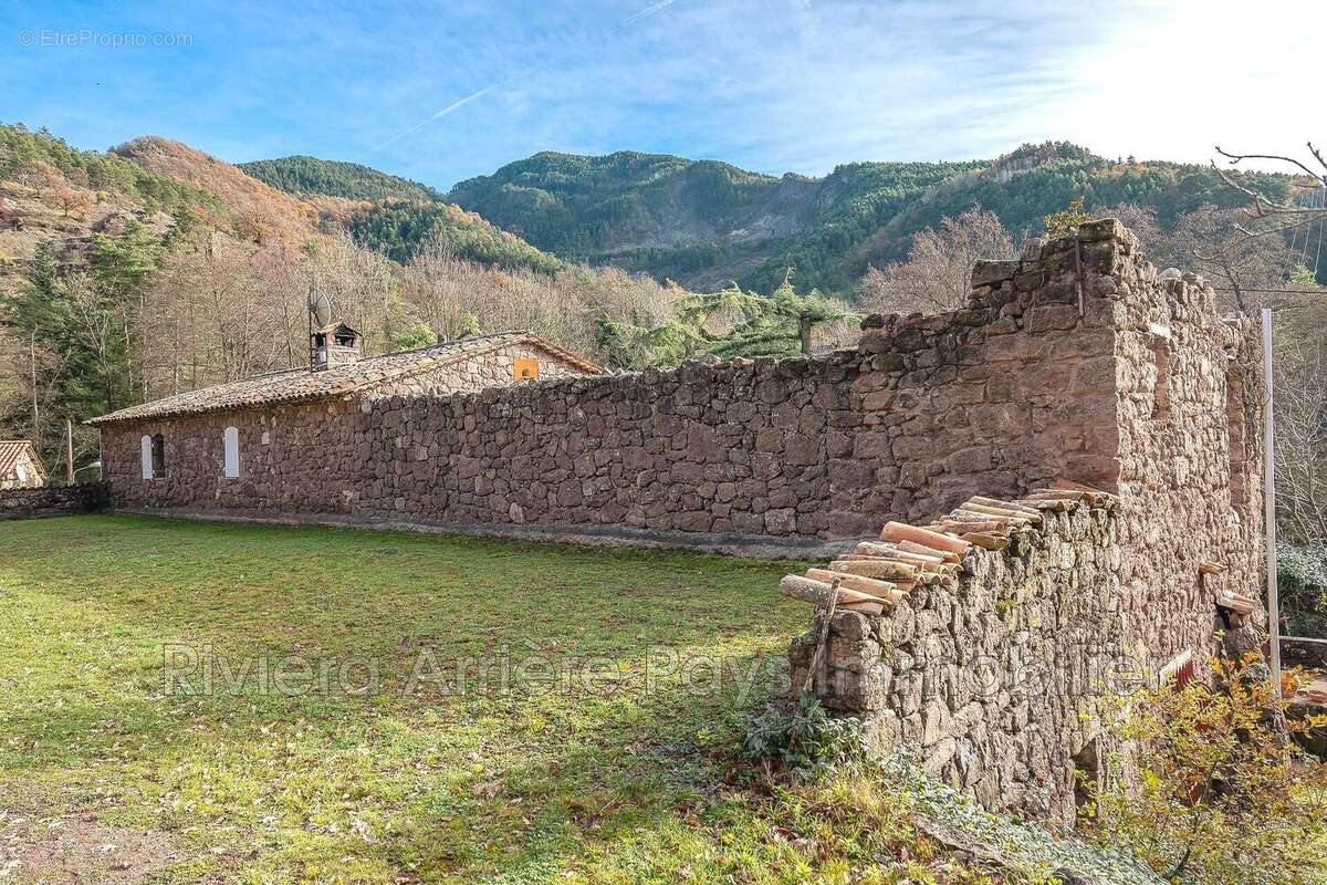 Maison à LA CROIX-SUR-ROUDOULE
