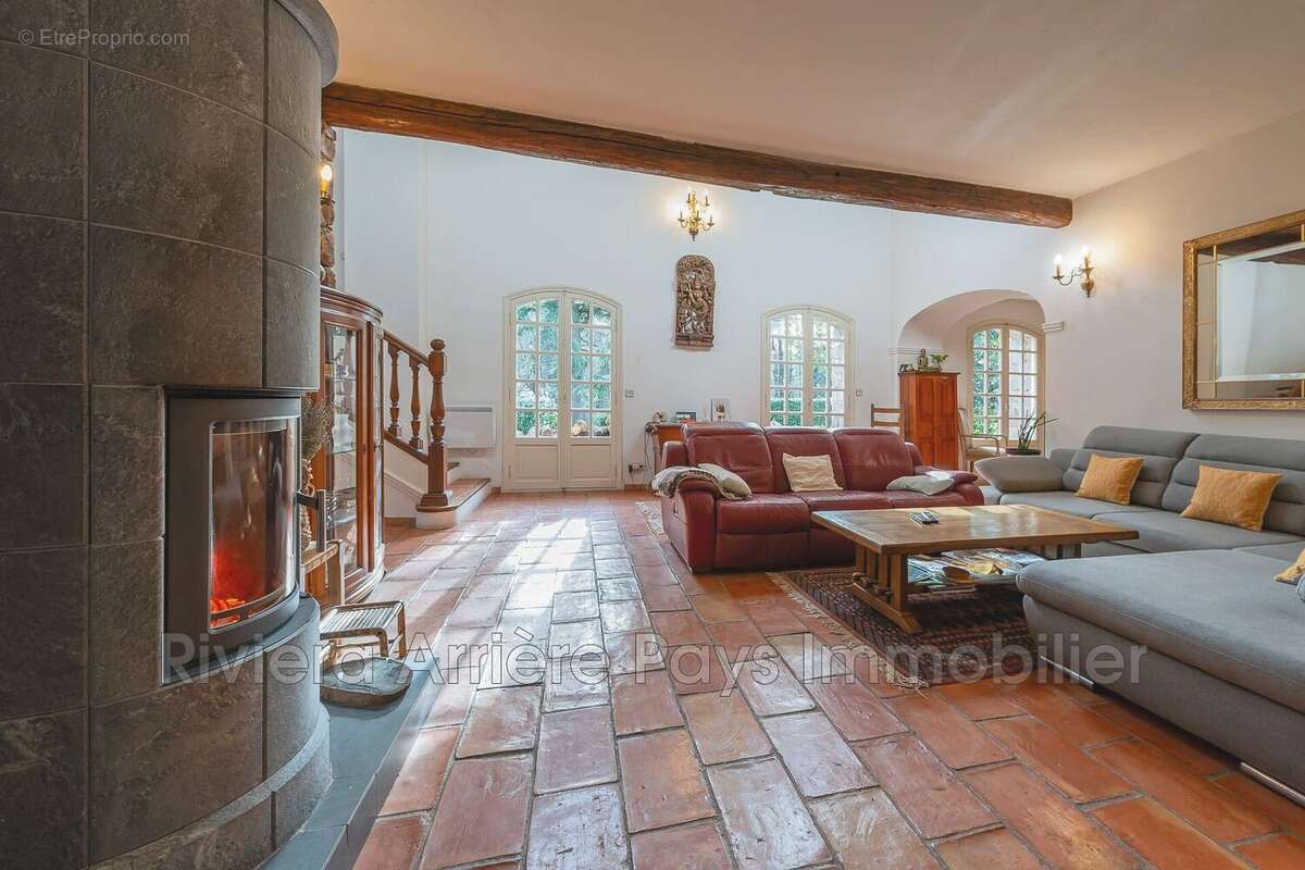 Maison à LA CROIX-SUR-ROUDOULE